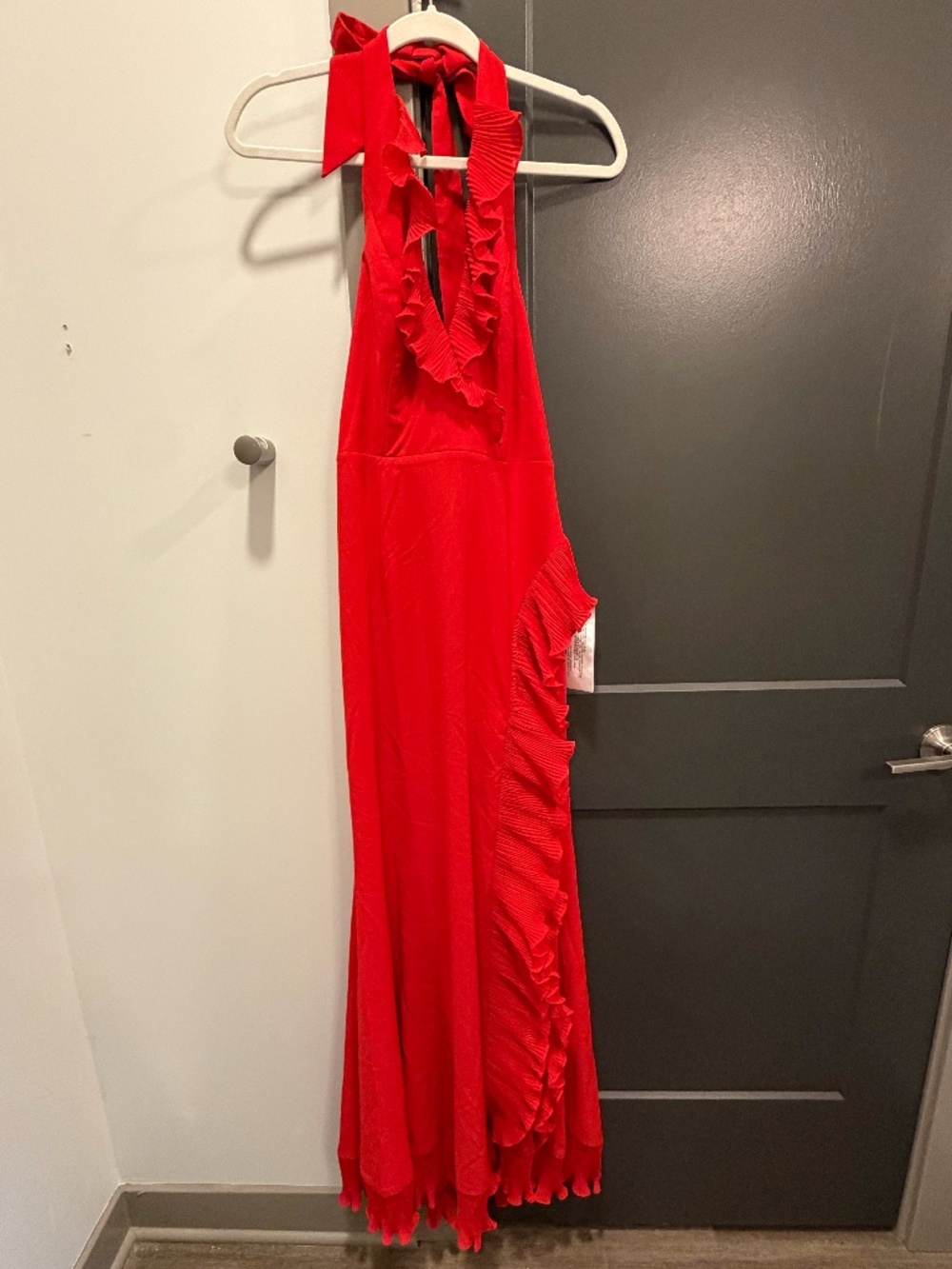 Dress The Population Kathleen Halter Ruffled Gown